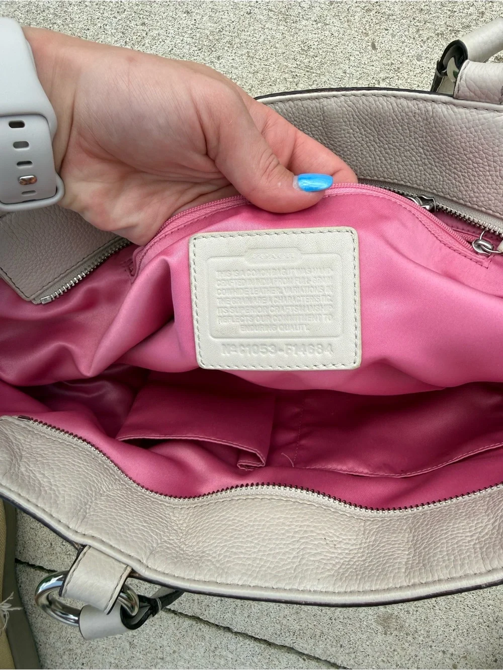2010 White/Cream Pebbled Leather Coach Shoulder Bag